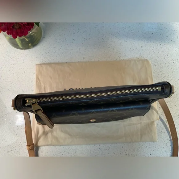 Louis Vuitton Mabillion Handbag - Picture 5 of 16